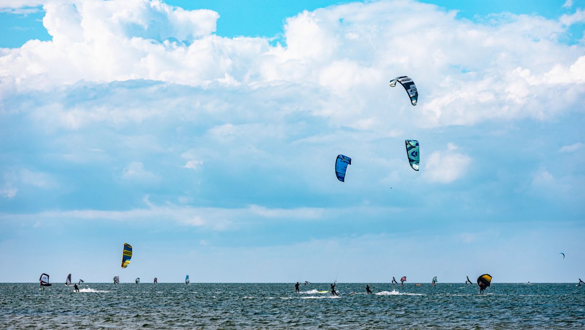 Windsurfers and kiteboarders in the Pamlico Sound